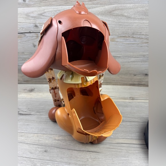 2023 Wish Valentino Popcorn Bucket with Wish lanyard. - Picture 6 of 11